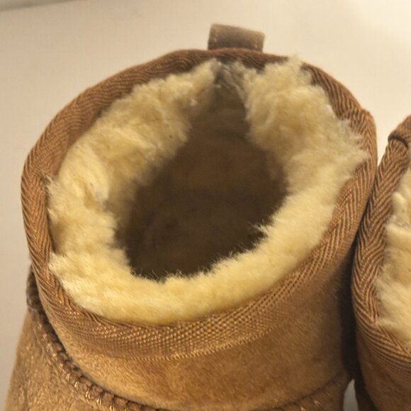 UGG Kids Classic Ultra Mini Boots Chestnut Suede Size 2 Youth - Picture 13 of 16